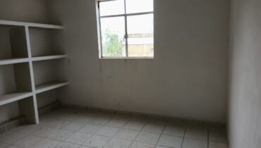 CASA EN VENTA  CON 9 CUARTOS INDEPENDIENTES PARA RENTAR .