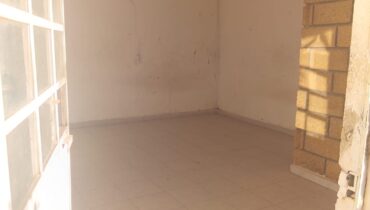 CASA EN VENTA  CON 9 CUARTOS INDEPENDIENTES PARA RENTAR .