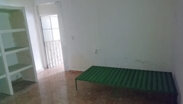 CASA EN VENTA  CON 9 CUARTOS INDEPENDIENTES PARA RENTAR .