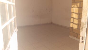 CASA EN VENTA  CON 9 CUARTOS INDEPENDIENTES PARA RENTAR .