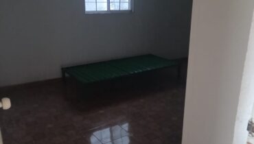 CASA EN VENTA  CON 9 CUARTOS INDEPENDIENTES PARA RENTAR .