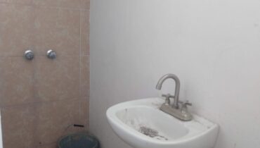 EDIFICIO EN VENTA ( HOSTAL) 10 CUARTOS , EL ROSARIOA C. IZCALLI