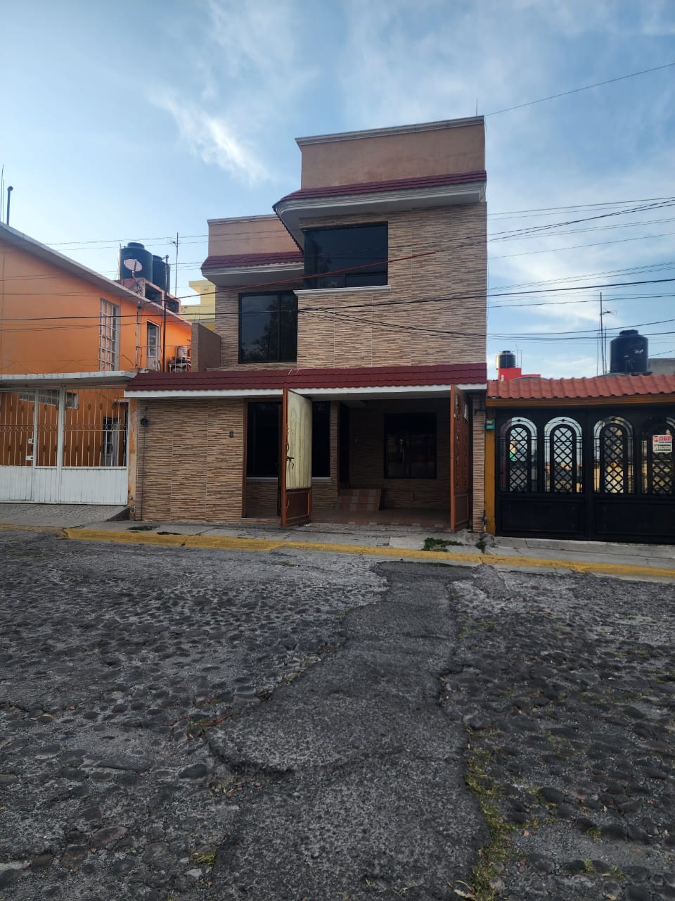 CASA EN VENTA EN LA COLONIA ATLANTA