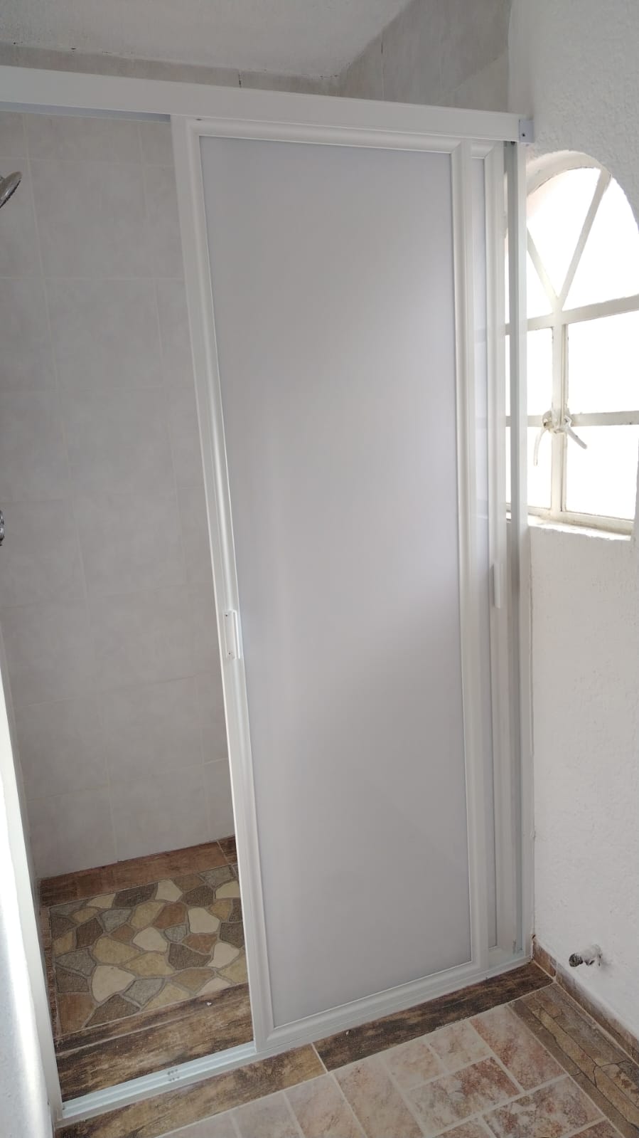 CASA EN VENTA  DENTRO DE PRIVADA EN  BELLAVISTA C. IZCALLI