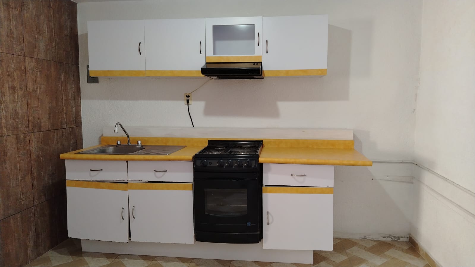 CASA EN VENTA  DENTRO DE PRIVADA EN  BELLAVISTA C. IZCALLI