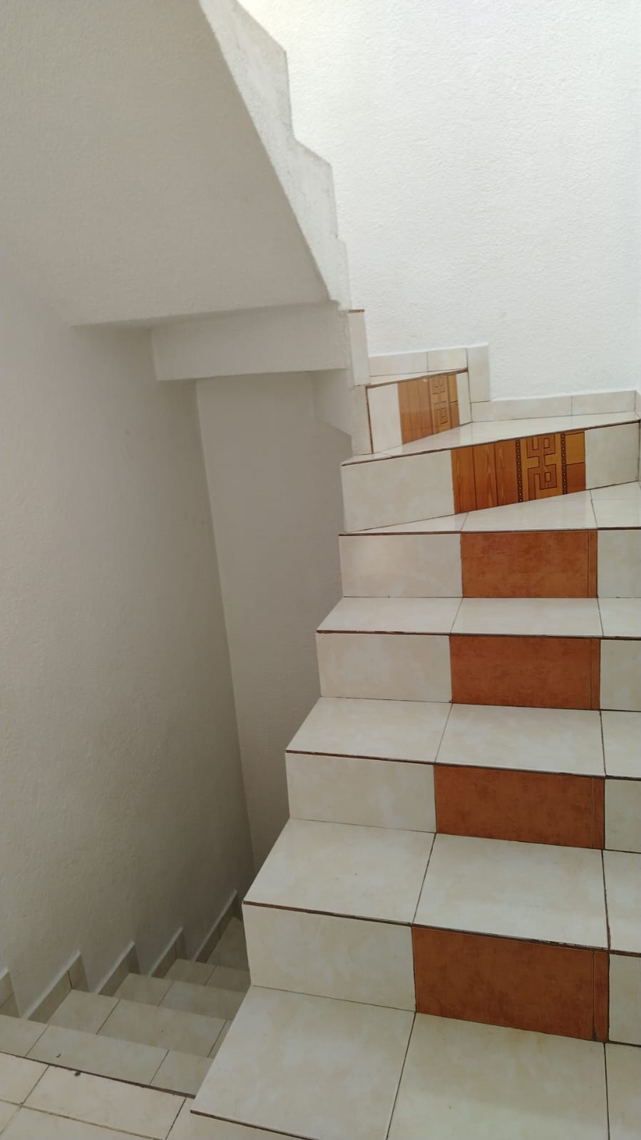 CASA EN VENTA  DENTRO DE PRIVADA EN  BELLAVISTA C. IZCALLI