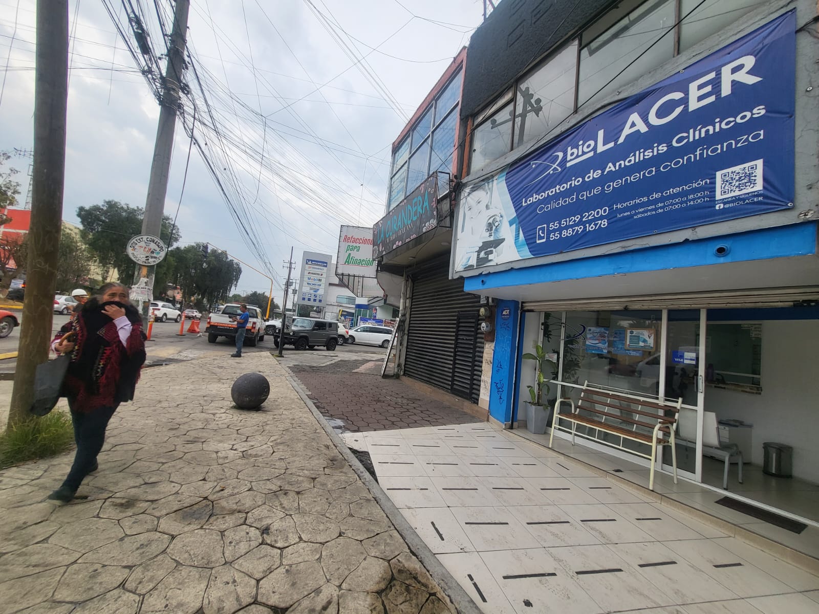 EDIFICIO COMERCIAL  SOBRE AVENIDA PRINCIPAL CENTRO URBANO C. IZCALLI.
