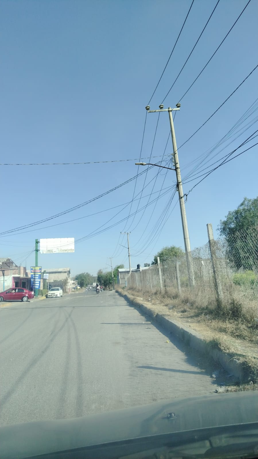 ¡Terreno de 300 m² en Corredor Urbano – Sobre Avenida Principal con Todos los Servicios!