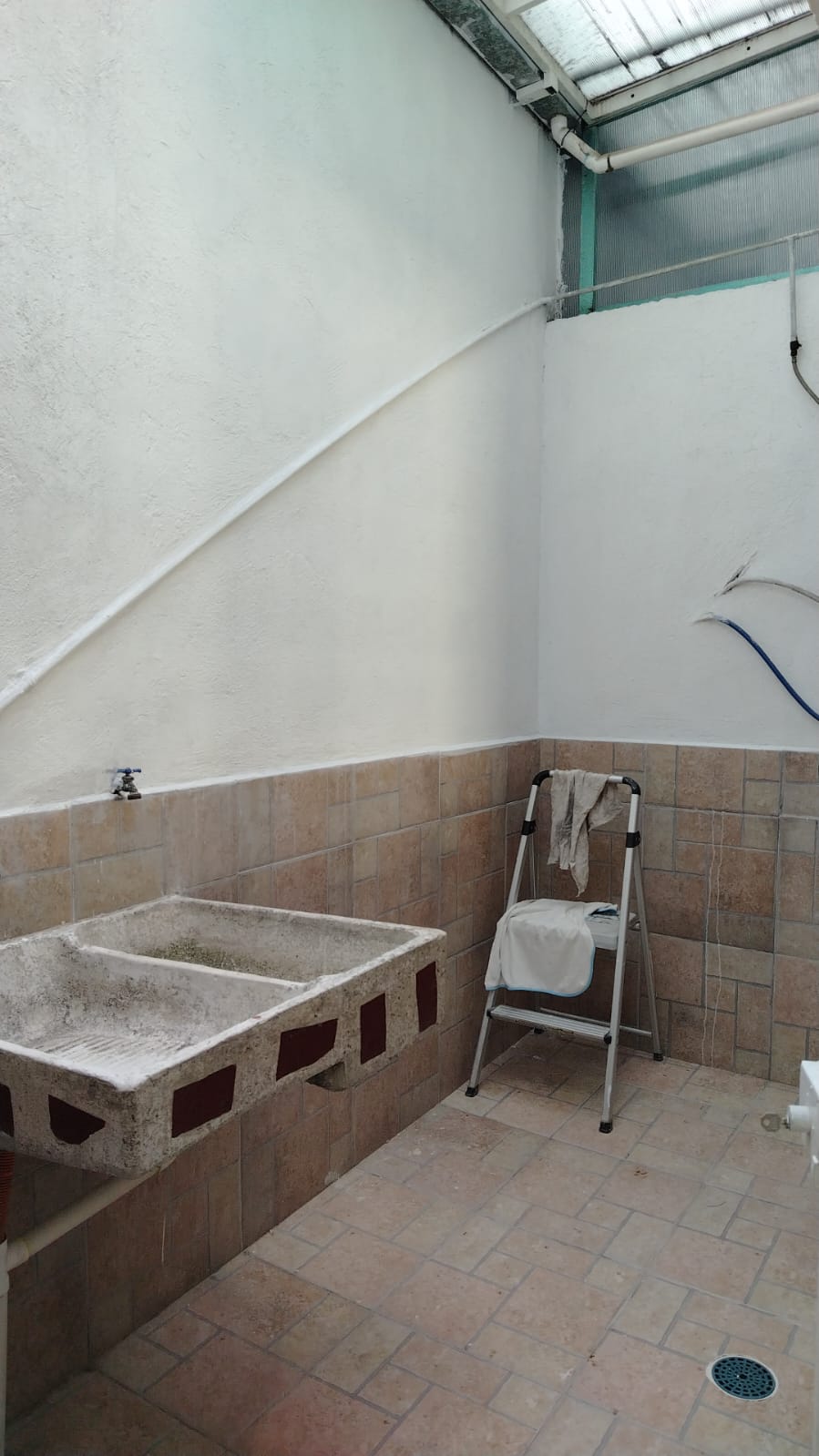 CASA EN VENTA  DENTRO DE PRIVADA EN  BELLAVISTA C. IZCALLI