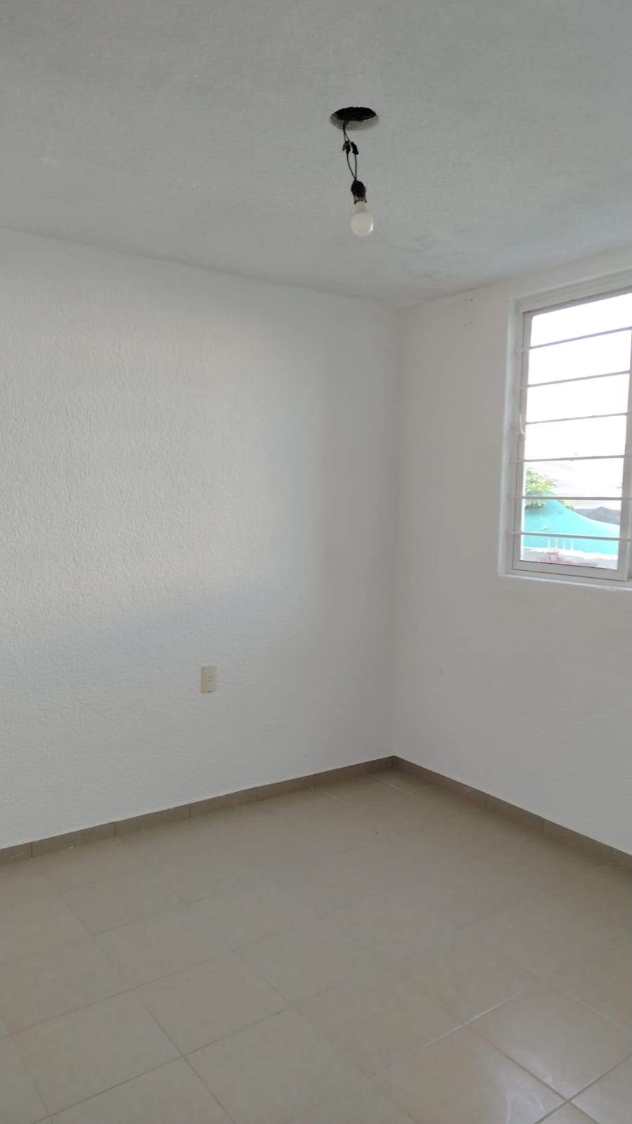 CASA EN VENTA  DENTRO DE PRIVADA EN  BELLAVISTA C. IZCALLI